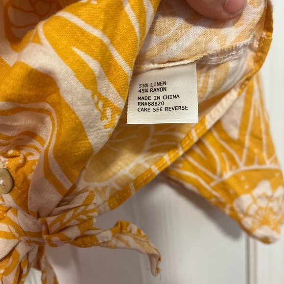 C&C California linen blend blouse relaxed fit cropped  Small - Picture 5 of 6